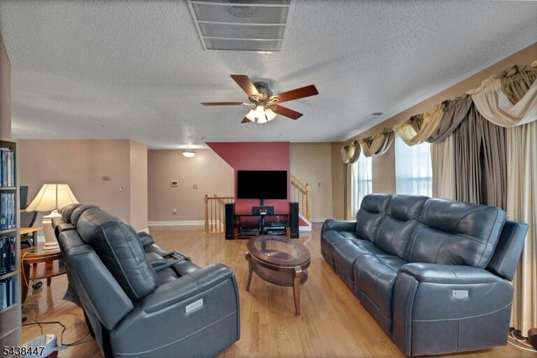Property listing MLS 4033763 photo 7