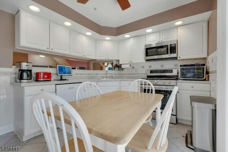 Property listing MLS 4033763 photo 9