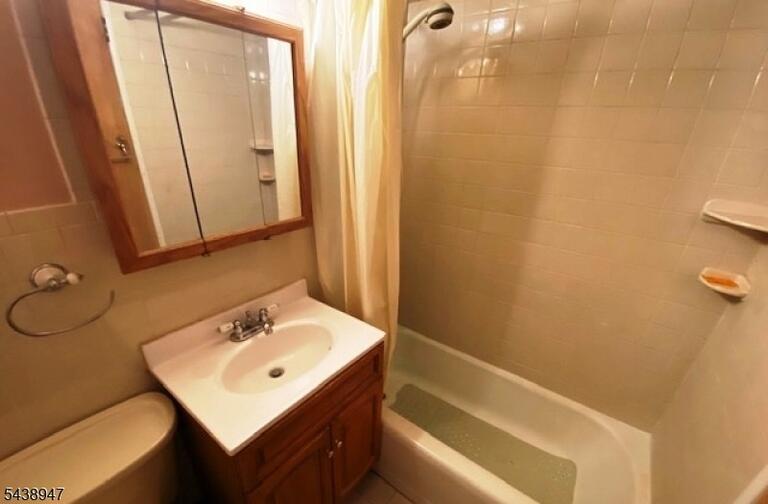 Property listing MLS 4033825 photo 3
