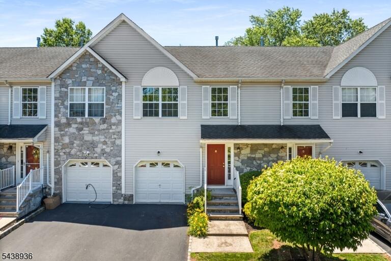 Property listing MLS 4033971 photo 1