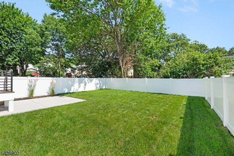 Property listing MLS 4033981 photo 25