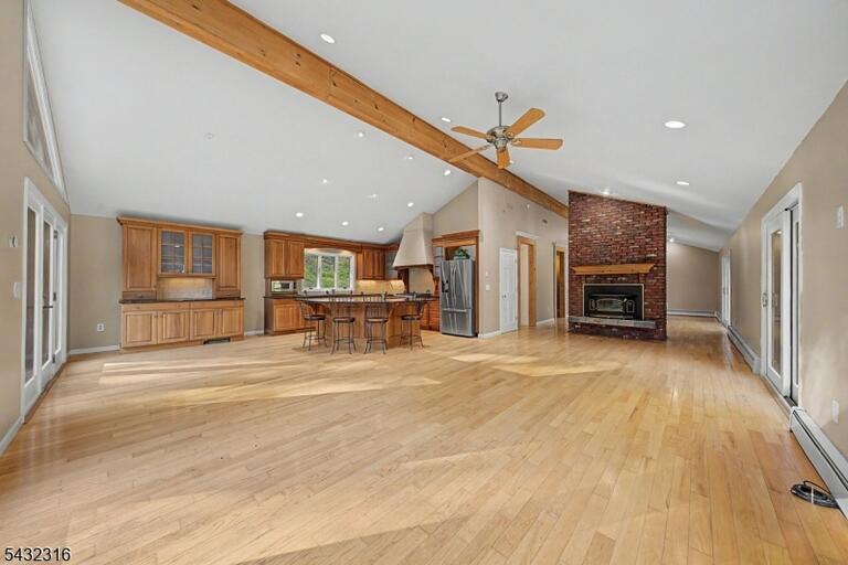 Property listing MLS 4033995 photo 9