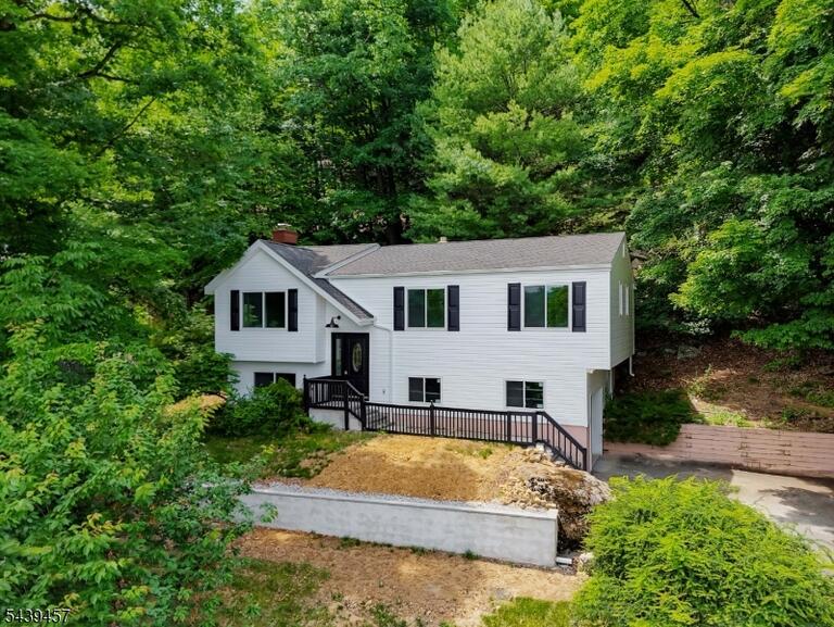 Property listing MLS 4034333 photo 3