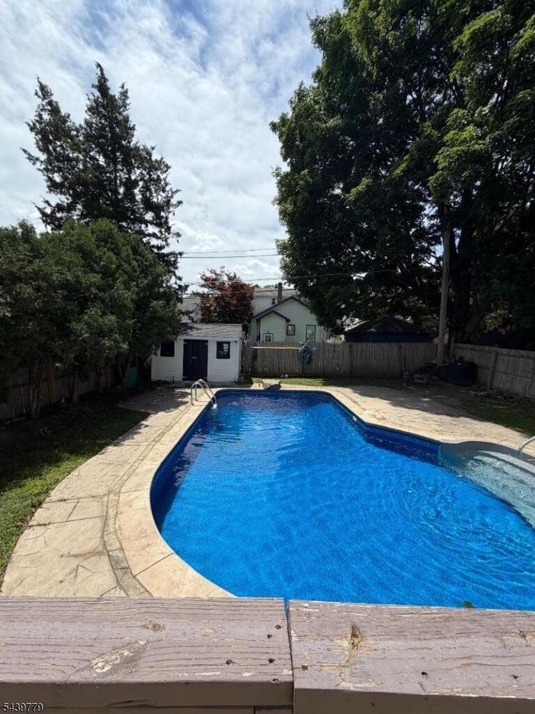 Property listing MLS 4034588 photo 19