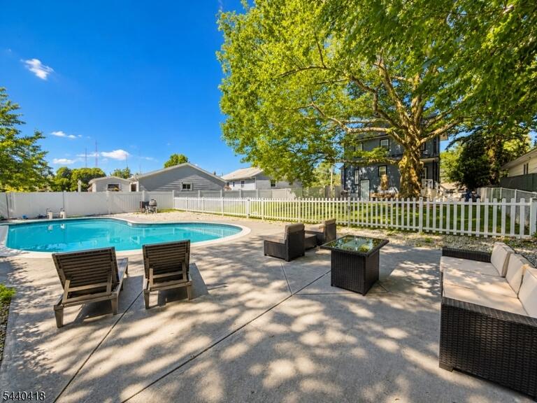 Property listing MLS 4034975 photo 2