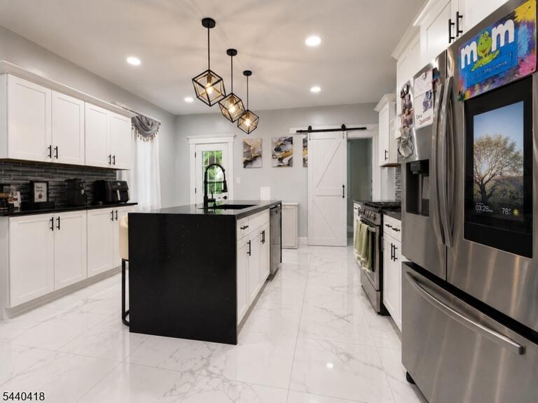 Property listing MLS 4034975 photo 4