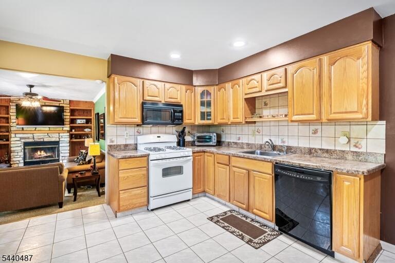Property listing MLS 4035044 photo 9