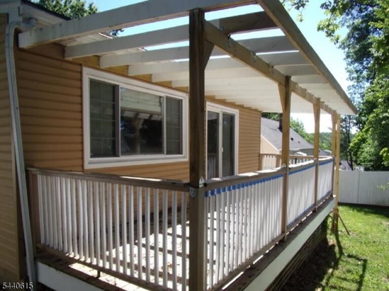 Property listing MLS 4035168 photo 3
