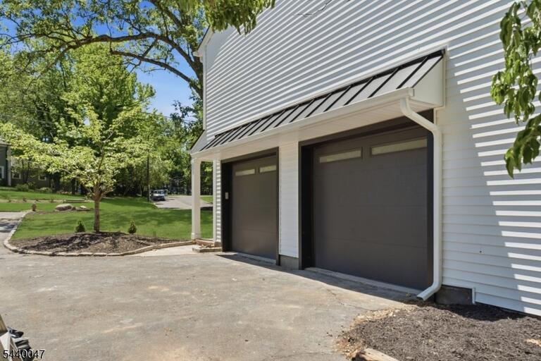 Property listing MLS 4035277 photo 3