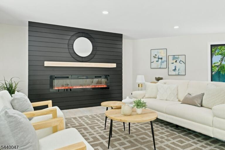 Property listing MLS 4035277 photo 9