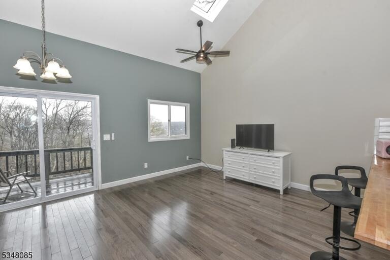 Property listing MLS 4035351 photo 5