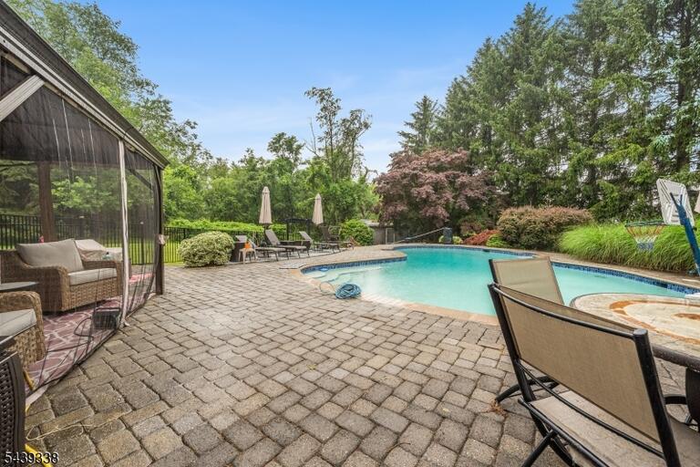Property listing MLS 4035360 photo 27
