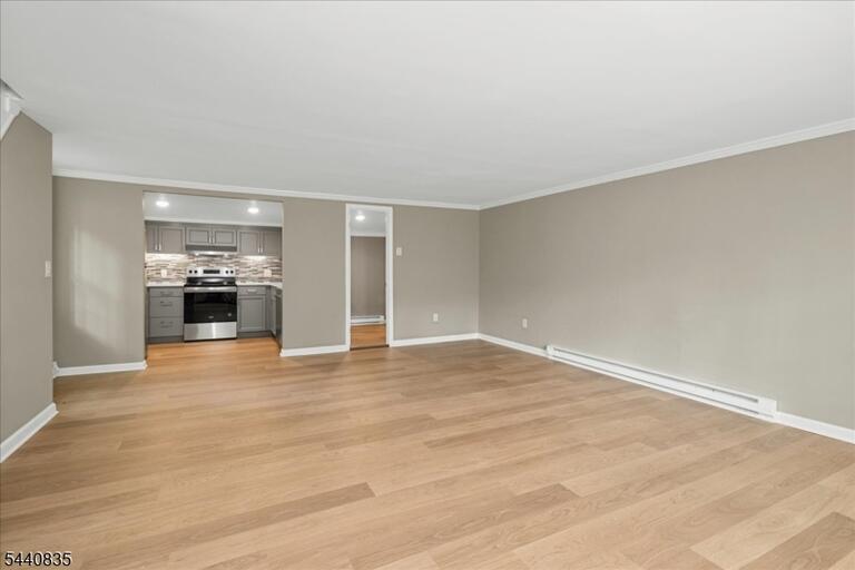 Property listing MLS 4035362 photo 2