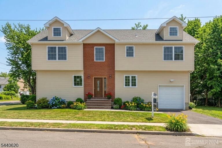 Property listing MLS 4035503 photo 1