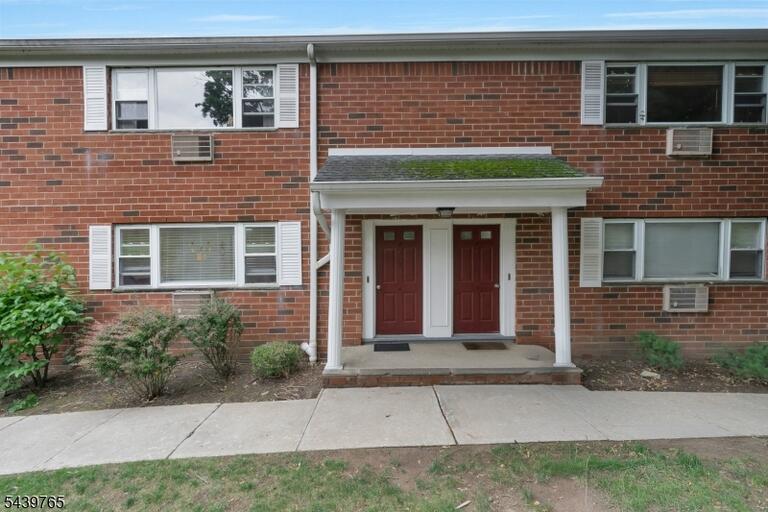 Property listing MLS 4035622 photo 1