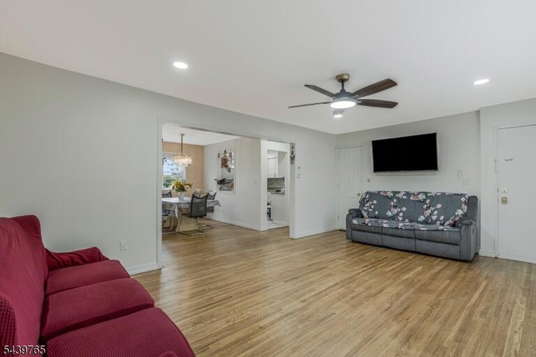 Property listing MLS 4035622 photo 11