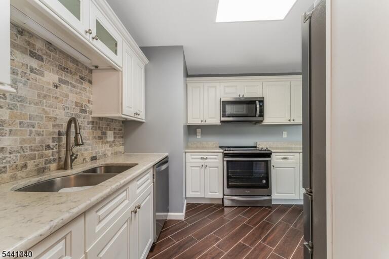 Property listing MLS 4035643 photo 4