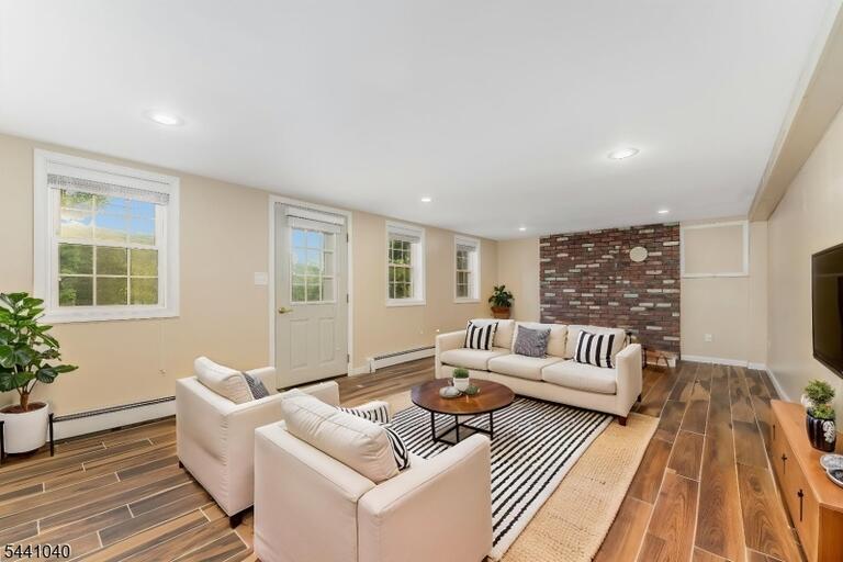 Property listing MLS 4035643 photo 8