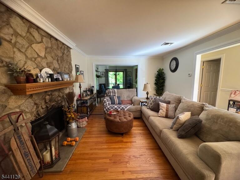 Property listing MLS 4035697 photo 3
