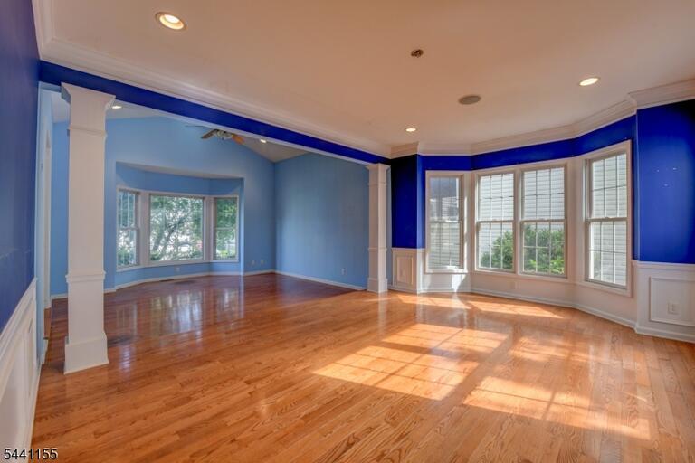 Property listing MLS 4035730 photo 9