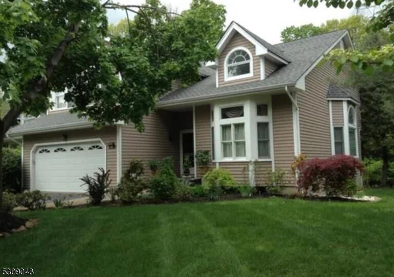 Property listing MLS 4035738 photo 1
