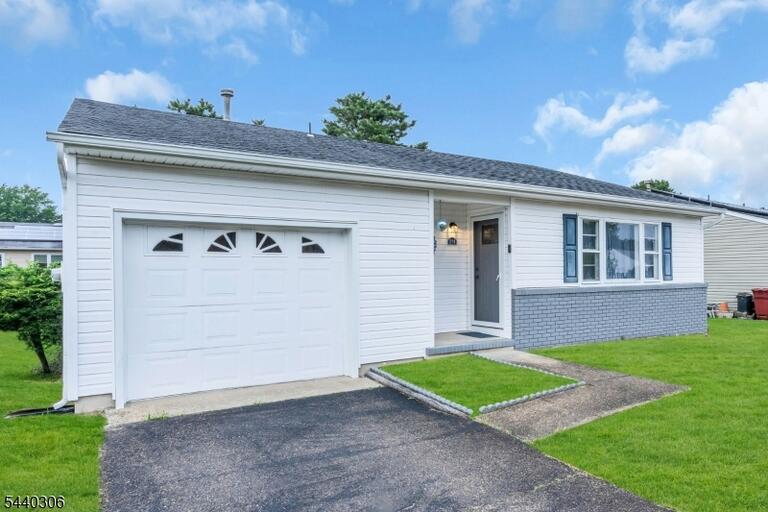 Property listing MLS 4035758 photo 3