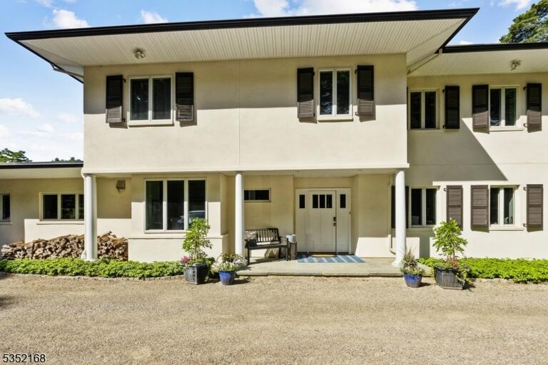 Property listing MLS 4035785 photo 1