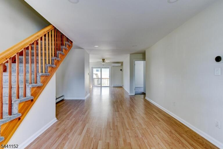 Property listing MLS 4035937 photo 5