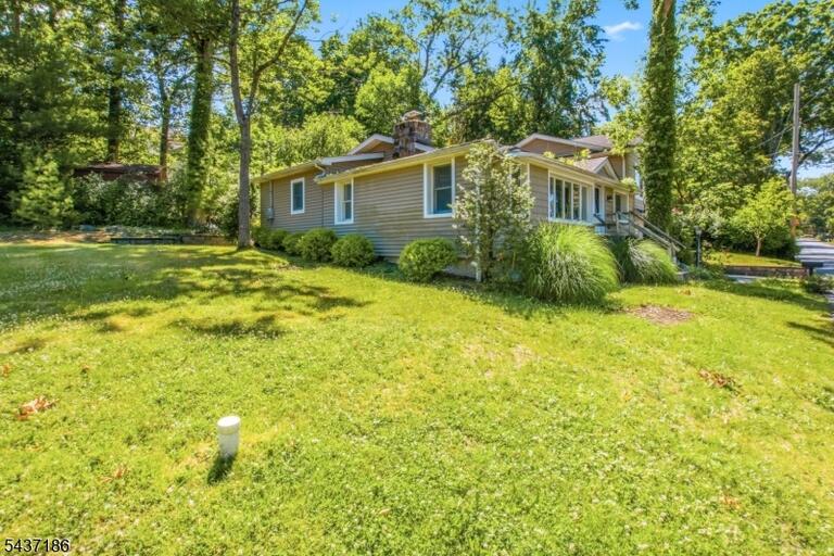 Property listing MLS 4035942 photo 3
