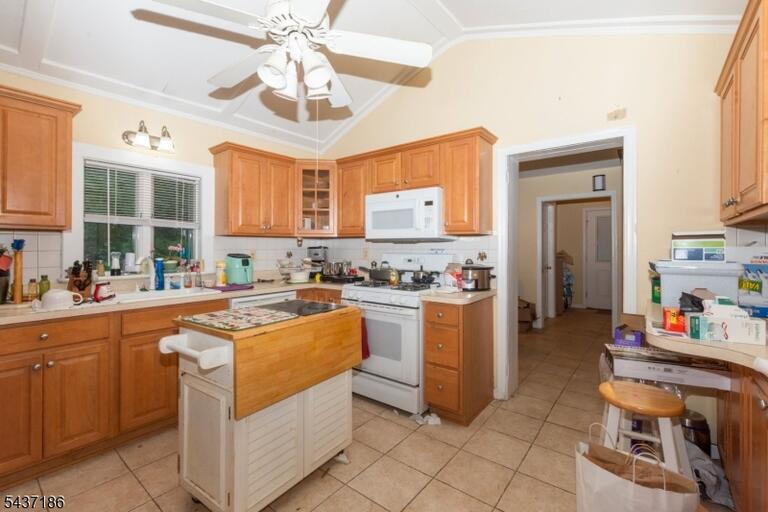 Property listing MLS 4035942 photo 5