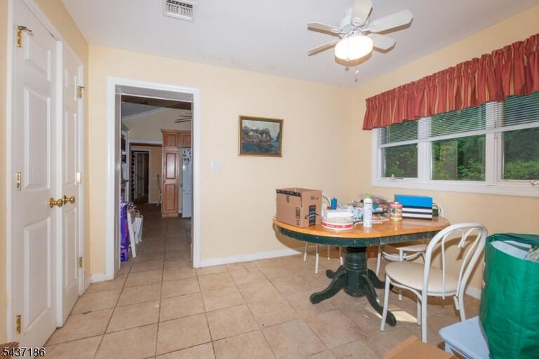 Property listing MLS 4035942 photo 8