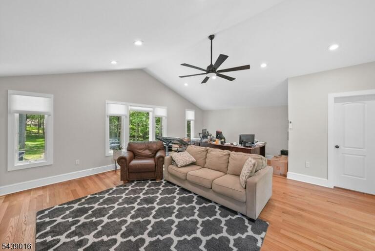 Property listing MLS 4036084 photo 10