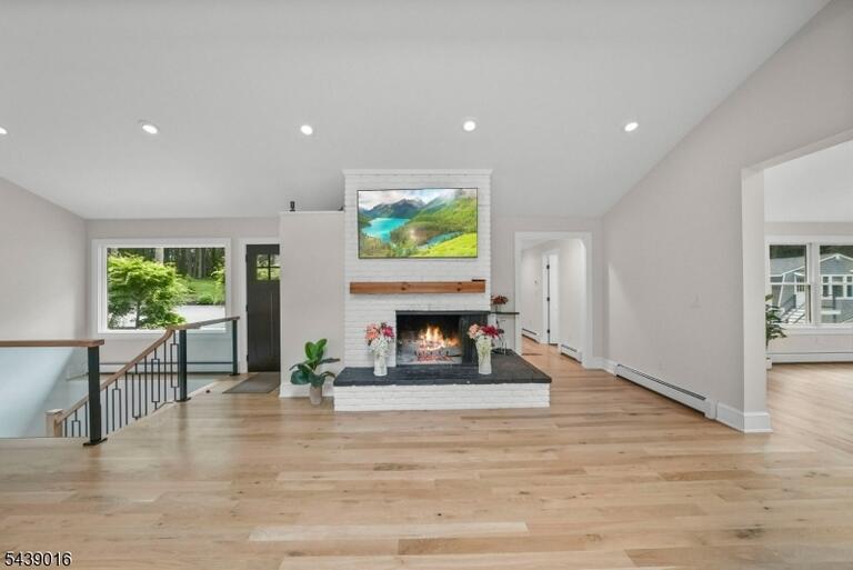 Property listing MLS 4036084 photo 15