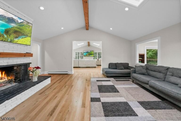 Property listing MLS 4036084 photo 6