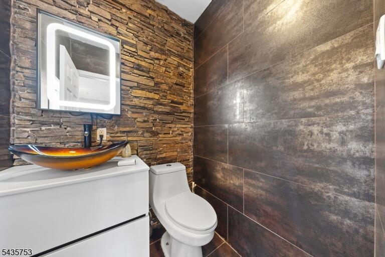 Property listing MLS 4036337 photo 13