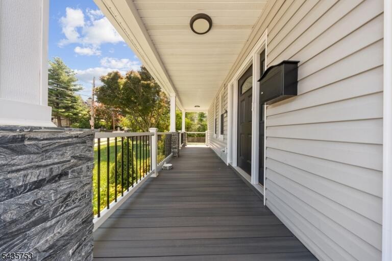 Property listing MLS 4036337 photo 5