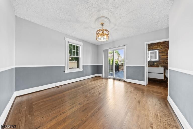 Property listing MLS 4036337 photo 9