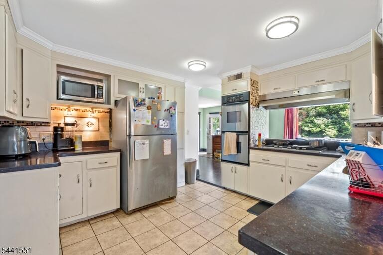 Property listing MLS 4036360 photo 5