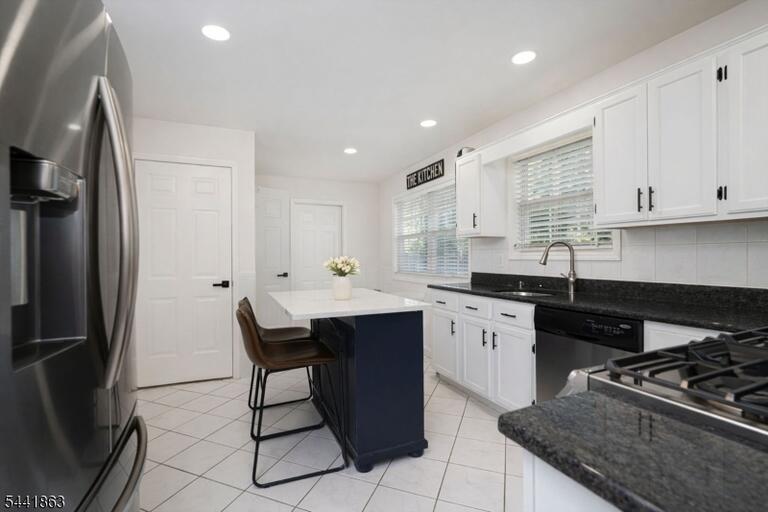 Property listing MLS 4036503 photo 11
