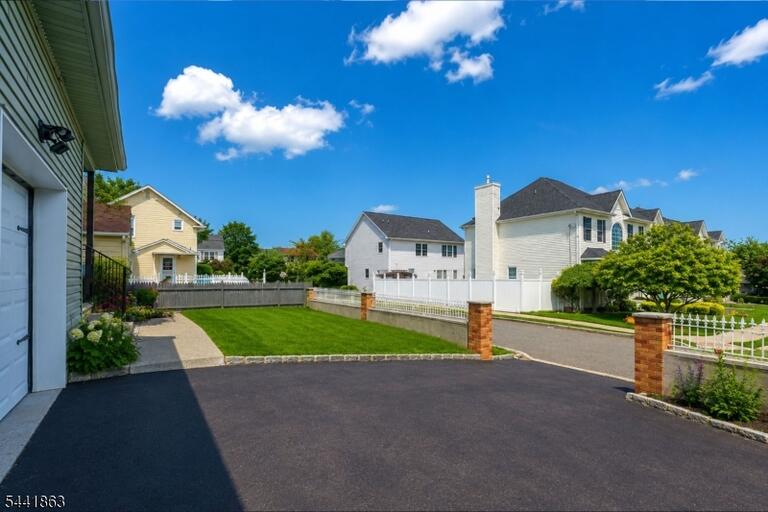 Property listing MLS 4036503 photo 3