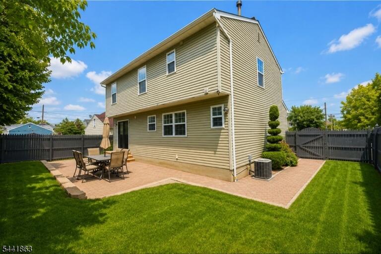 Property listing MLS 4036503 photo 5
