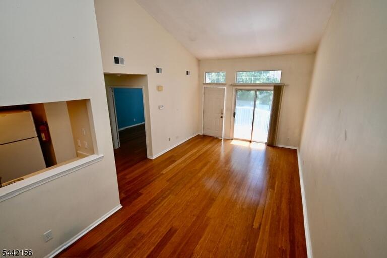 Property listing MLS 4036554 photo 4