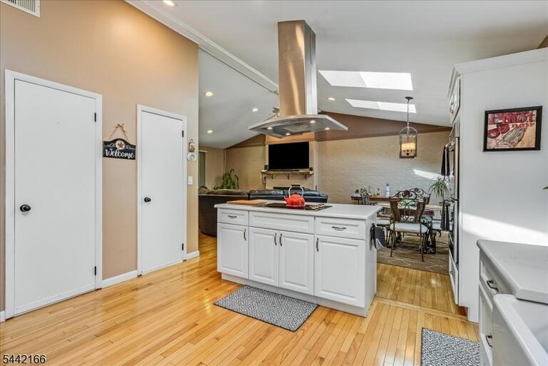 Property listing MLS 4036606 photo 13