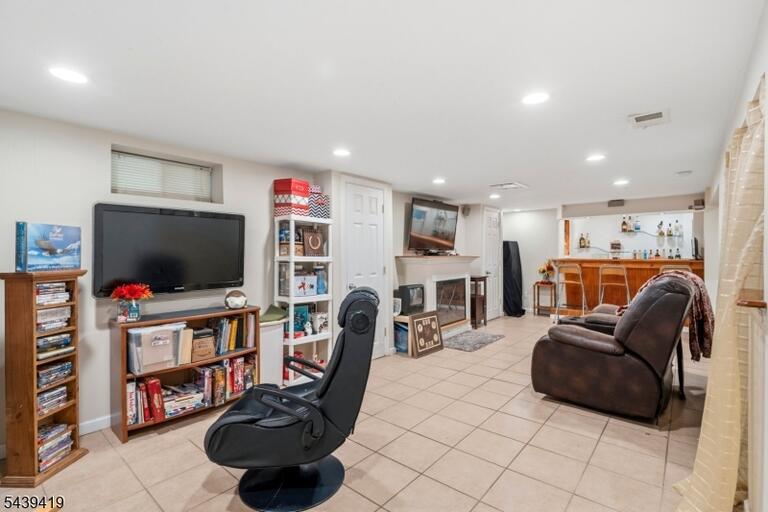 Property listing MLS 4036693 photo 10