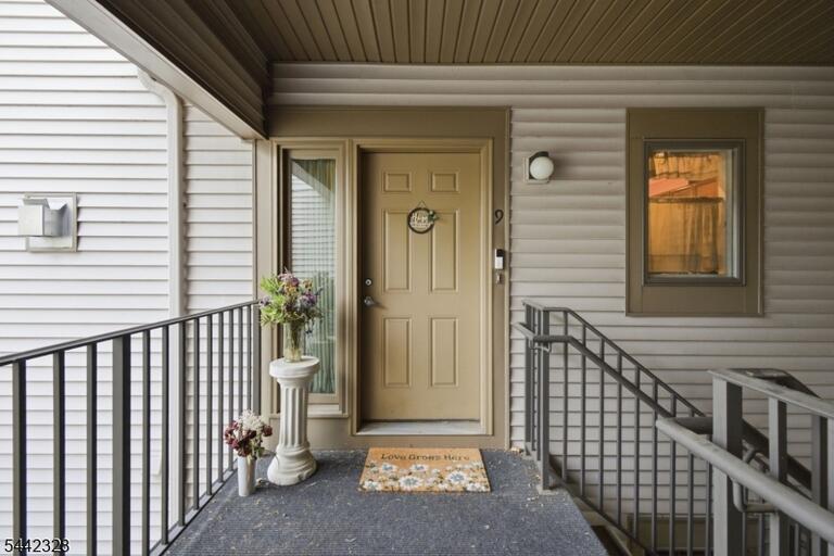 Property listing MLS 4036903 photo 4