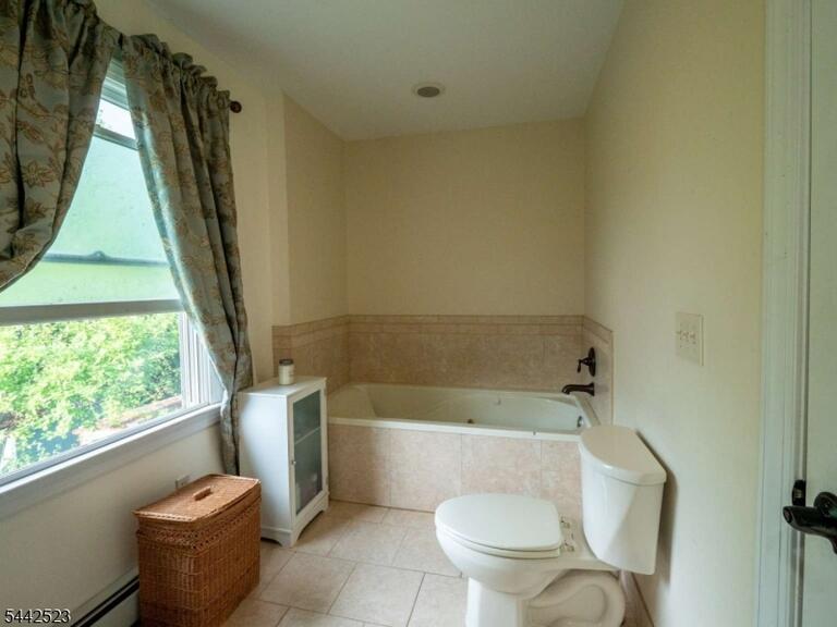 Property listing MLS 4036986 photo 17