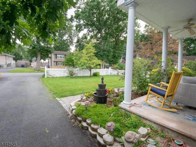 Property listing MLS 4036986 photo 5