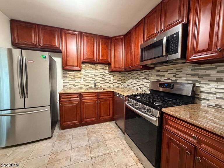 Property listing MLS 4037077 photo 8