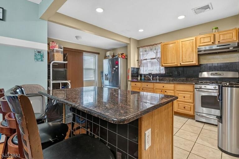 Property listing MLS 4037112 photo 9
