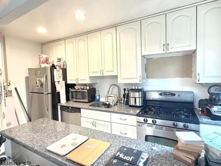 Property listing MLS 4037266 photo 5